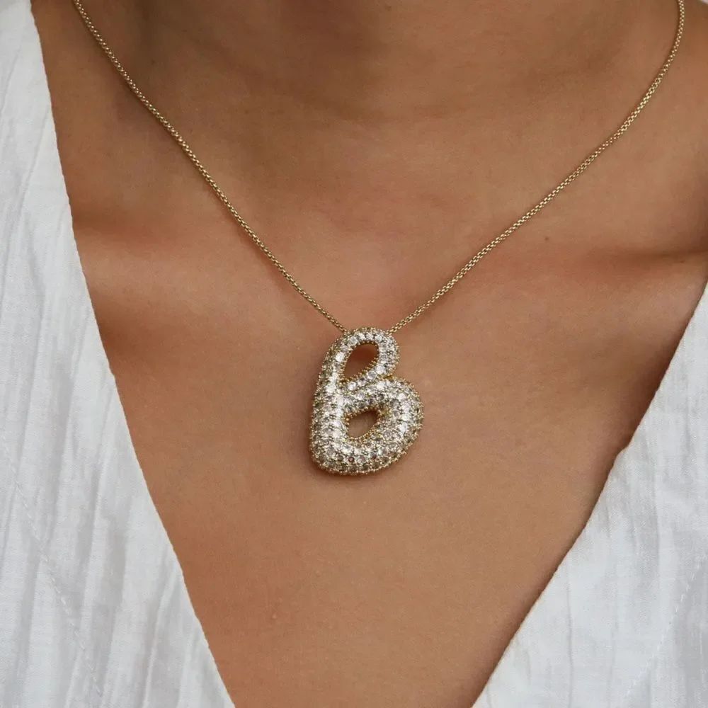 Vintage style letter B necklace A1057